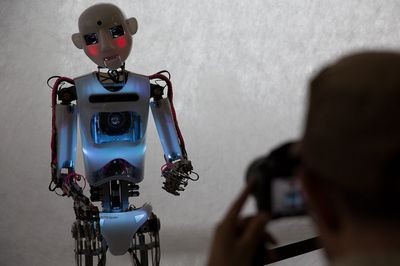 5 Самых интересных роботов бала роботов