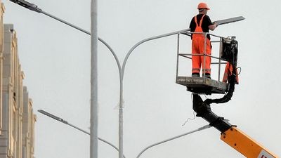 Демонтаж фонарных столбов в центре москвы приведет к ухудшению связи