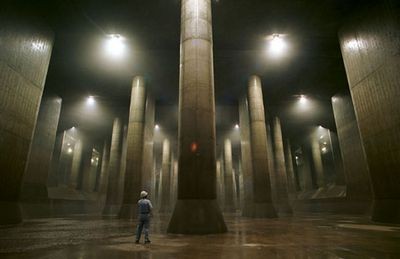 Японский водяной g-cans осушает город из-под земли