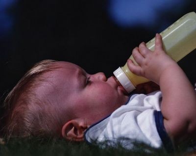 Как отучить ребенка от бутылочки без крика