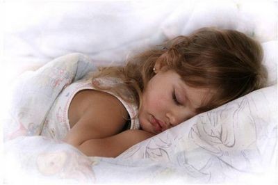 Как приучить ребенка спать в детской кровати