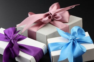 Какие подарки дарить и как их преподносить