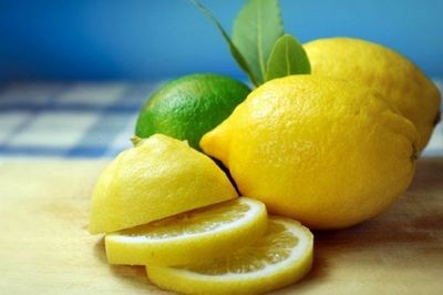 Лимон для красоты ногтей