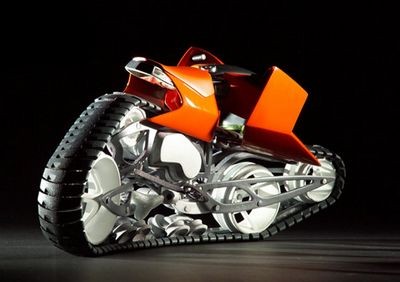 Мотоцикл-гусеница поворачивает изгибом корпуса