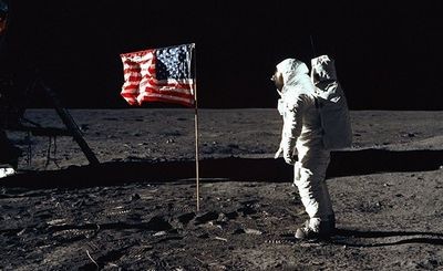 Первая коммерческая экспедиция на луну отправится уже в 2003 году
