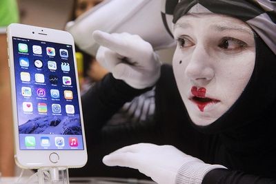 Почему iphone 6 невозможно купить, выяснила газета.ru
