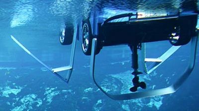 Спорткар rinspeed splash летает в полуметре над водой