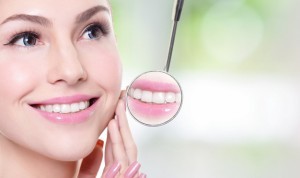 Уход за съемными зубными протезами